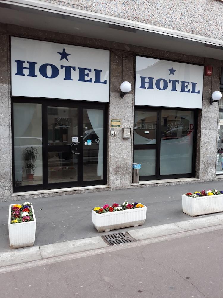 Hotel Salus Milan Exterior photo