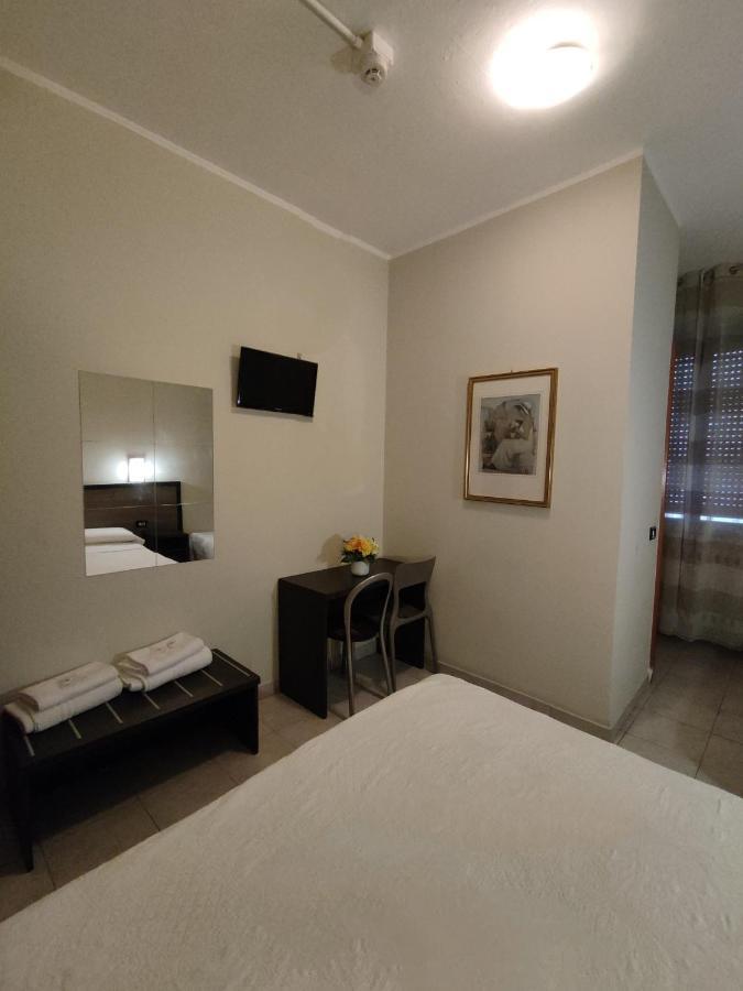 Hotel Salus Milan Exterior photo