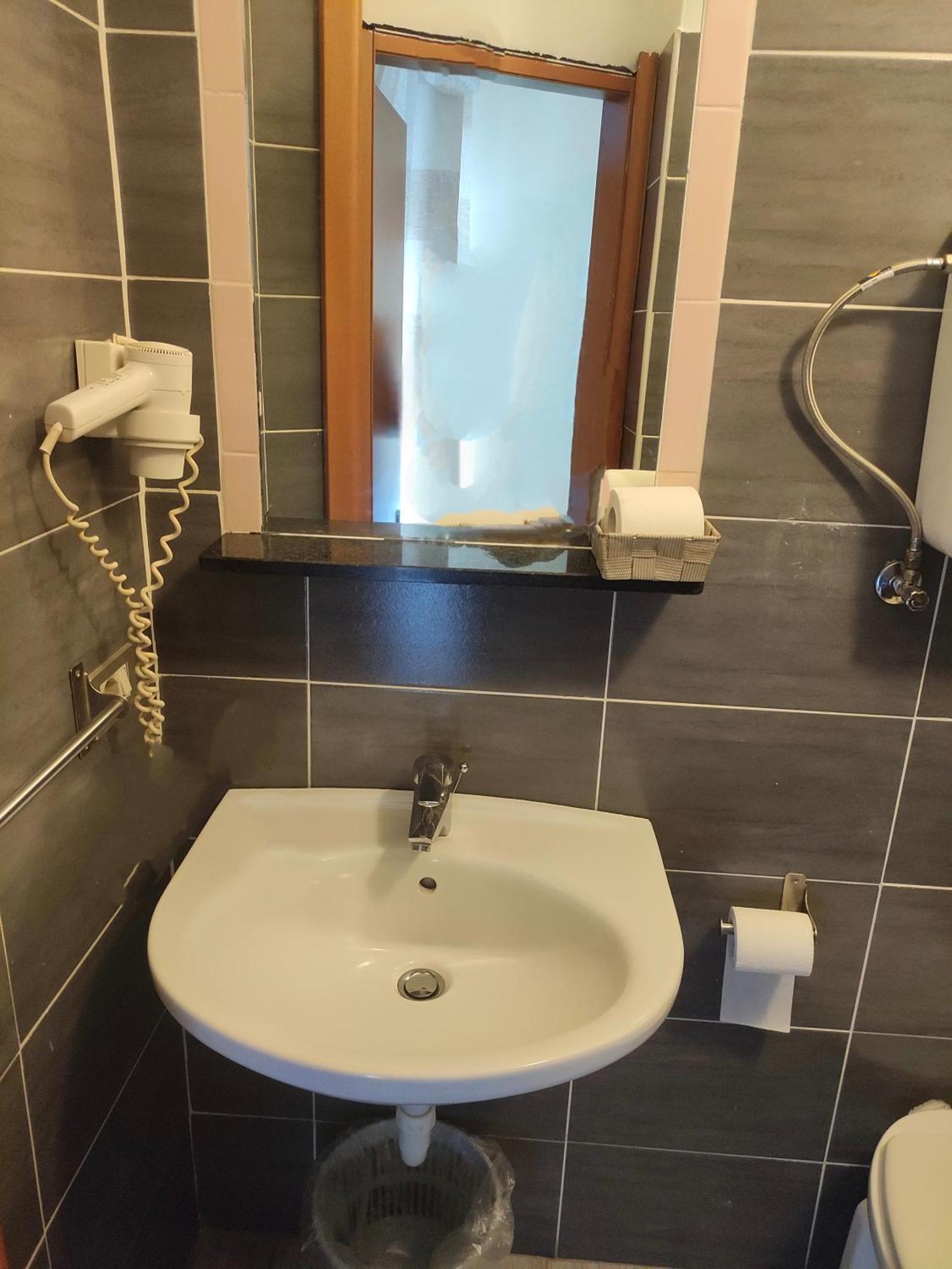 Hotel Salus Milan Exterior photo