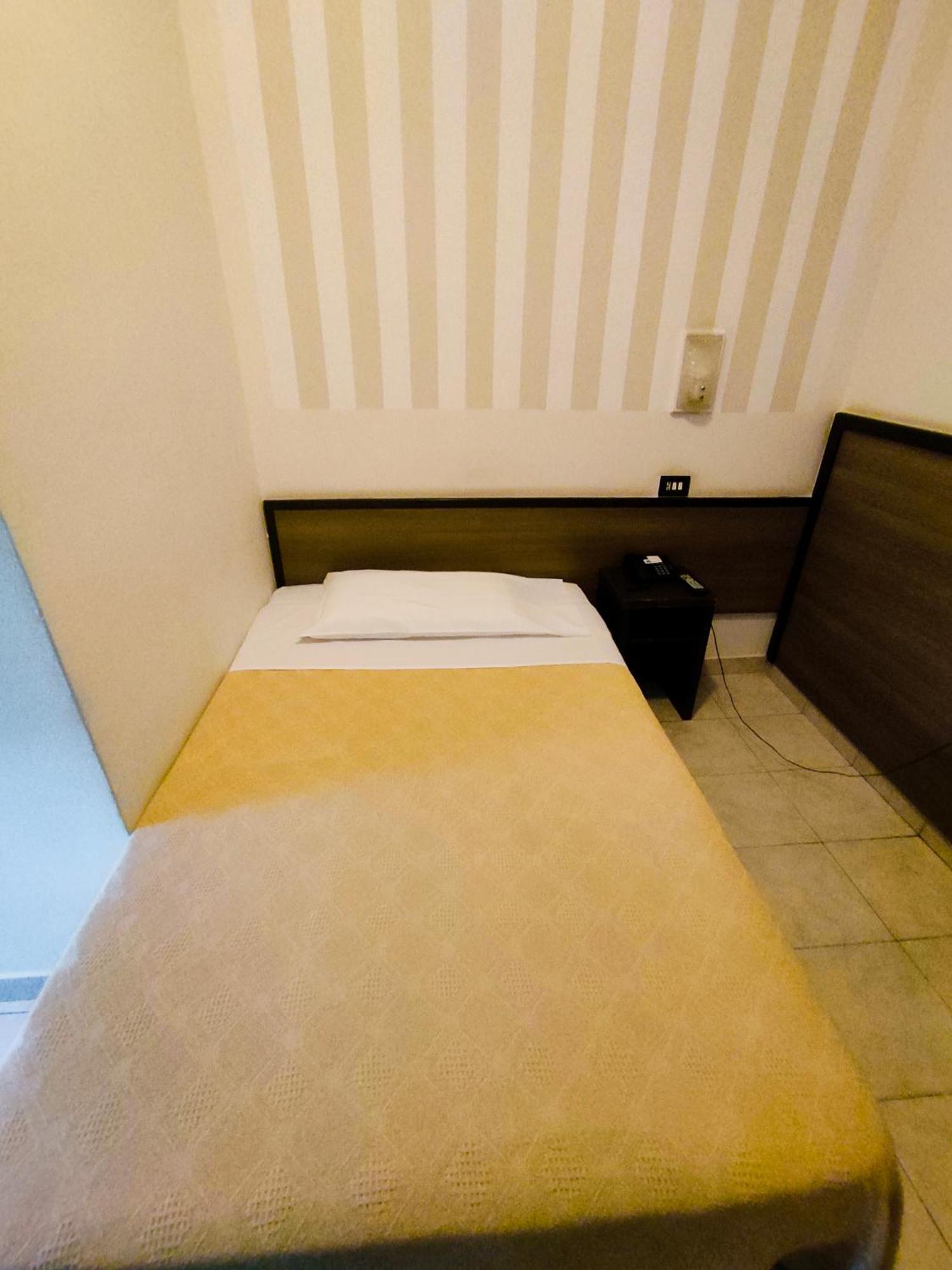Hotel Salus Milan Exterior photo