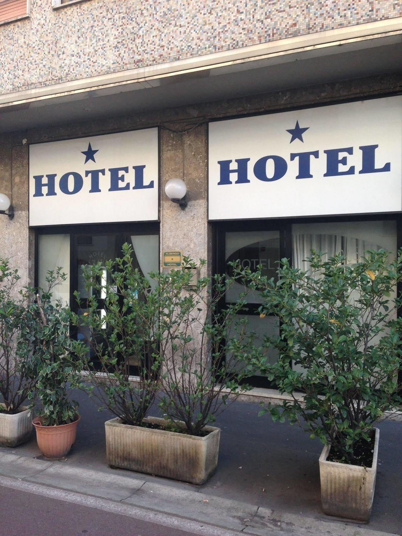 Hotel Salus Milan Exterior photo