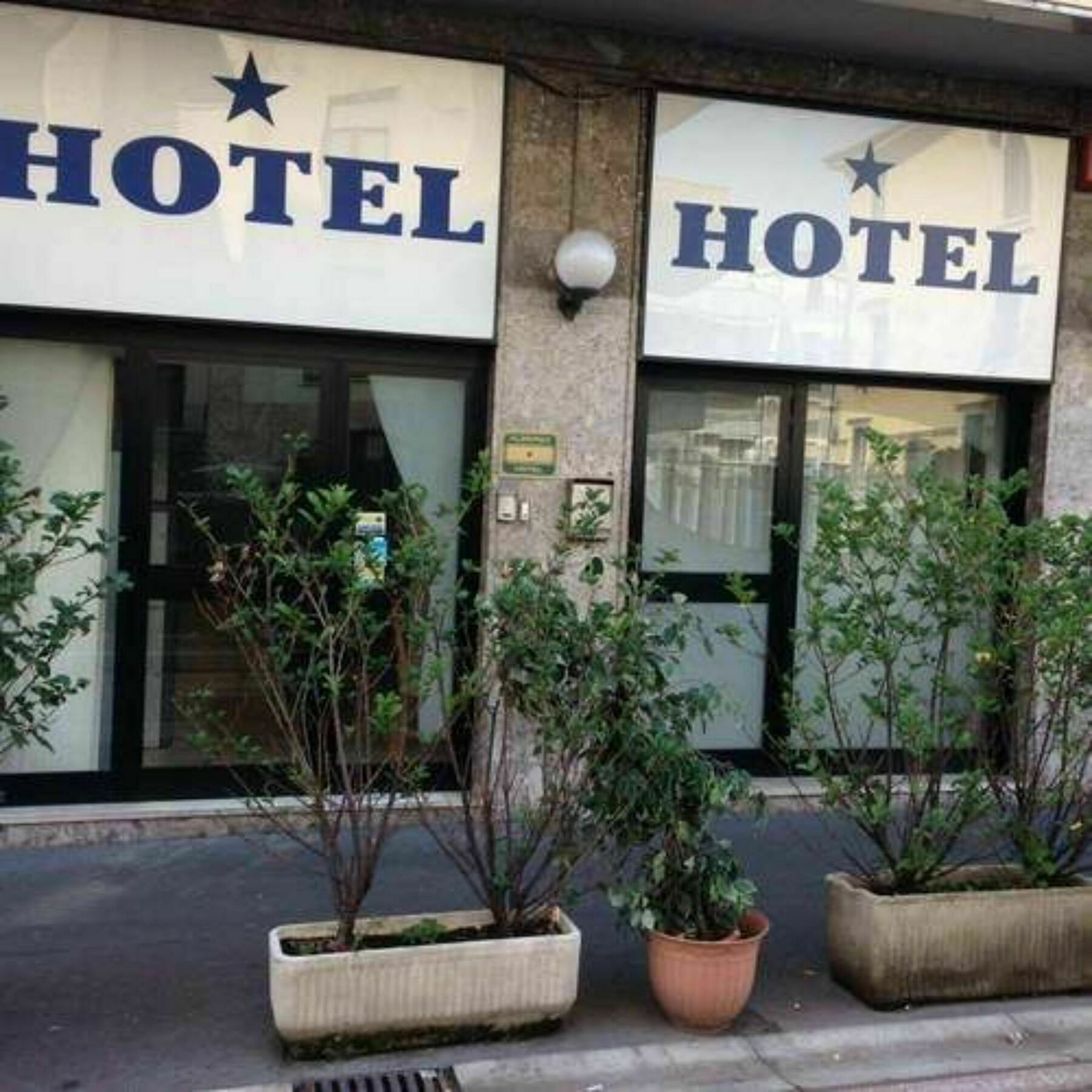 Hotel Salus Milan Exterior photo